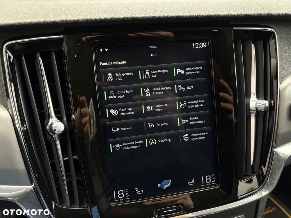 Volvo V90 D4 Geartronic Momentum Pro - 27