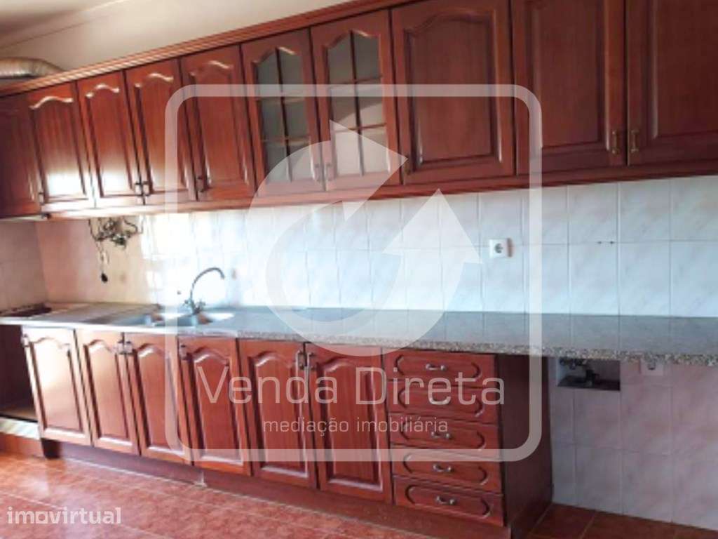 Apartamento T3 com Varanda e Arrecadação no Centro de Setúbal - Grande imagem: 2/22