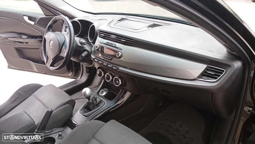 Alfa Romeo Giulietta 1.6 JTDM 16V Turismo - 13
