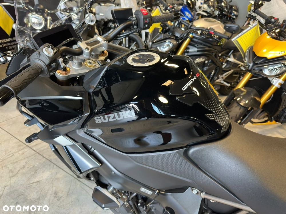 Suzuki GSX 1000 - 17