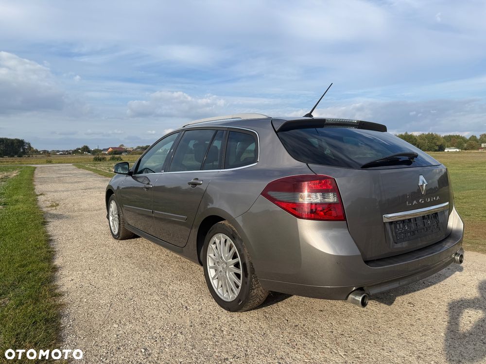 Renault Laguna dCi 150 FAP Start-Stop Bose Edition - 9