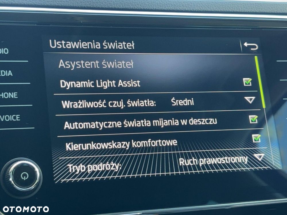 Skoda Superb 2.0 TDI SCR Style DSG - 39