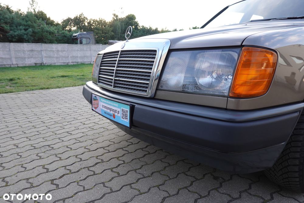 Mercedes-Benz W124 (1984-1993) - 39