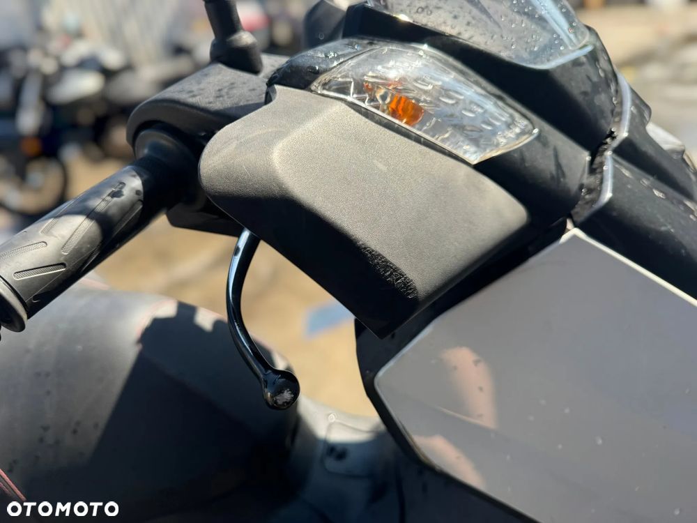 Yamaha X-max - 10