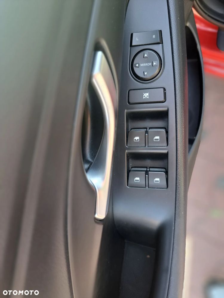 Hyundai i30 1.5 DPI Classic + - 18