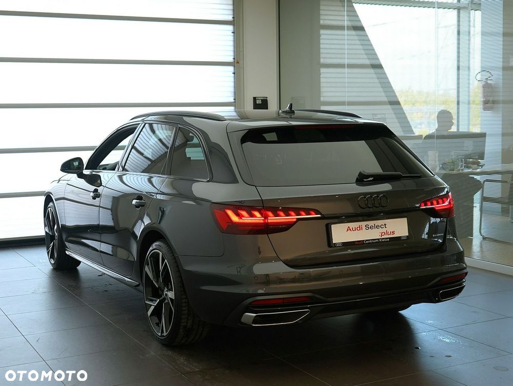 Audi A4 Avant 2022 photo 2