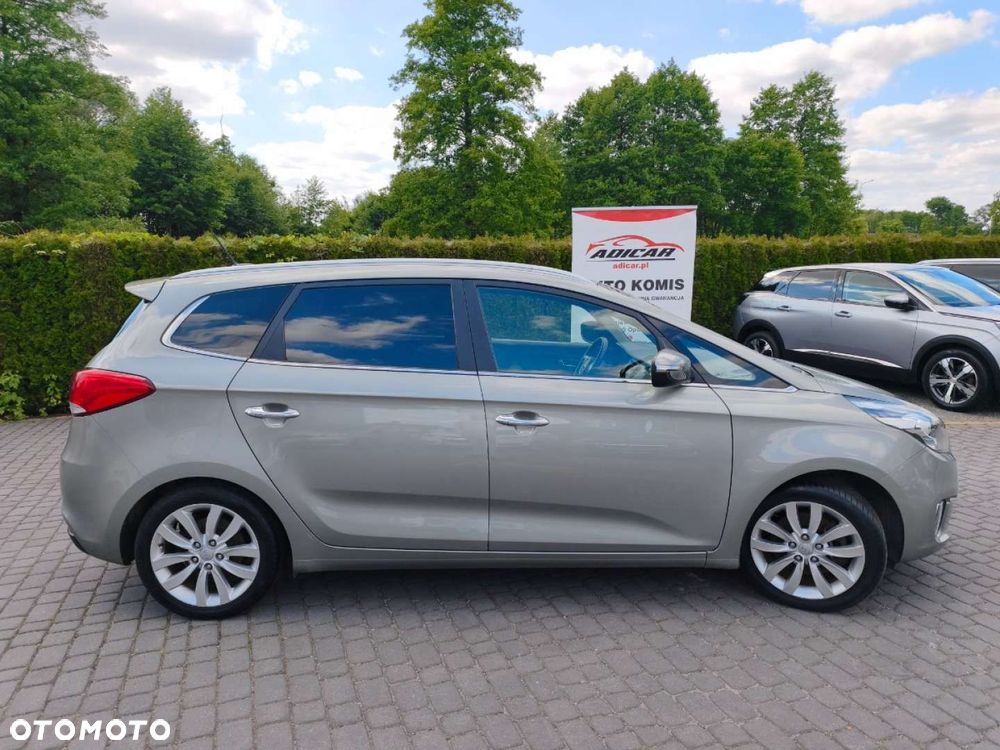 Kia Carens - 5