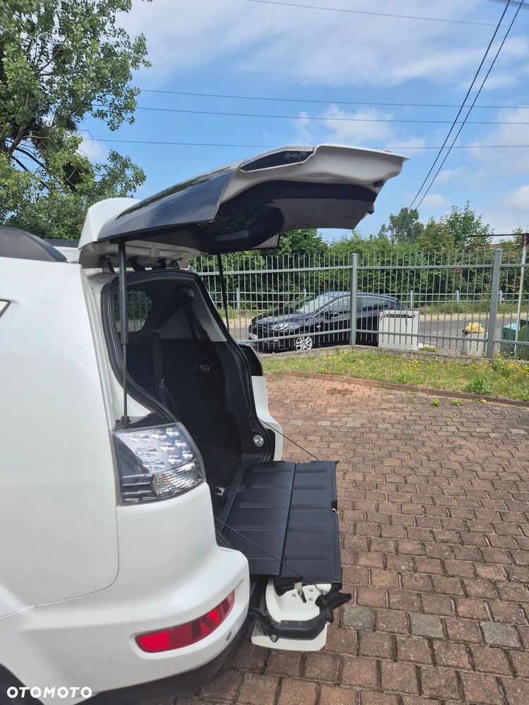 Mitsubishi Outlander 2011 photo 4