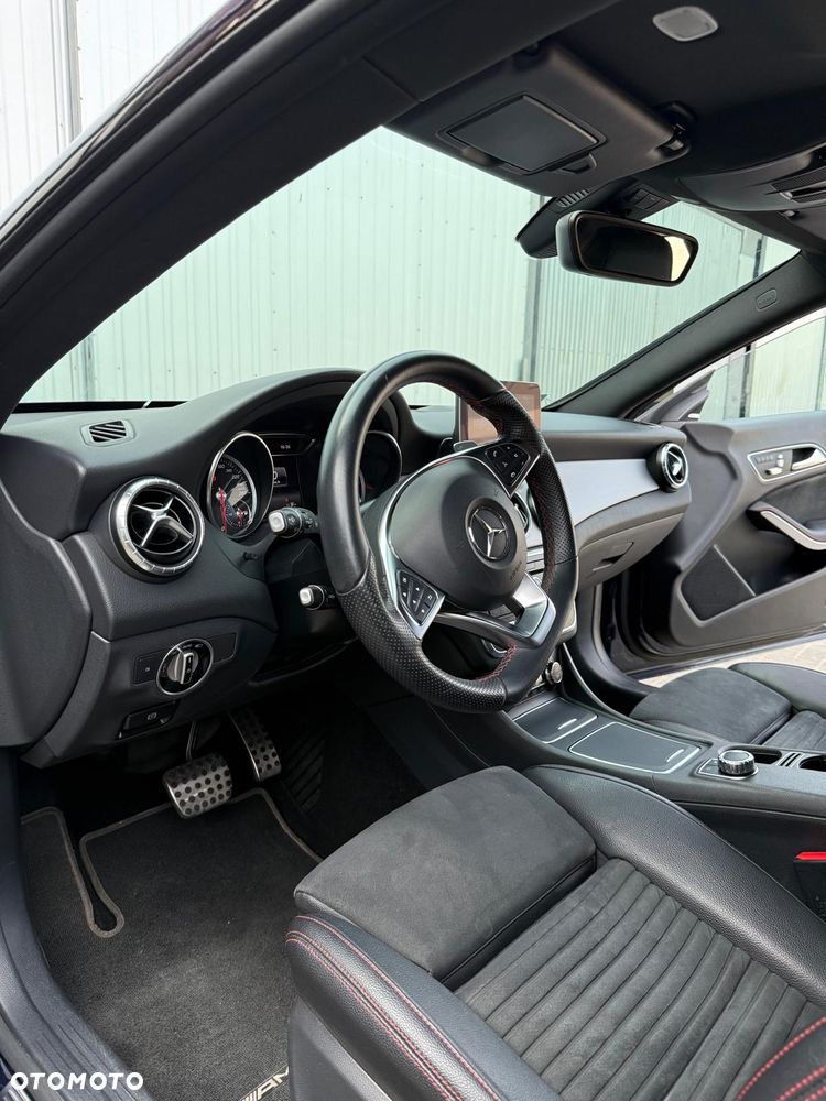 Mercedes-Benz CLA 220 4-Matic - 18