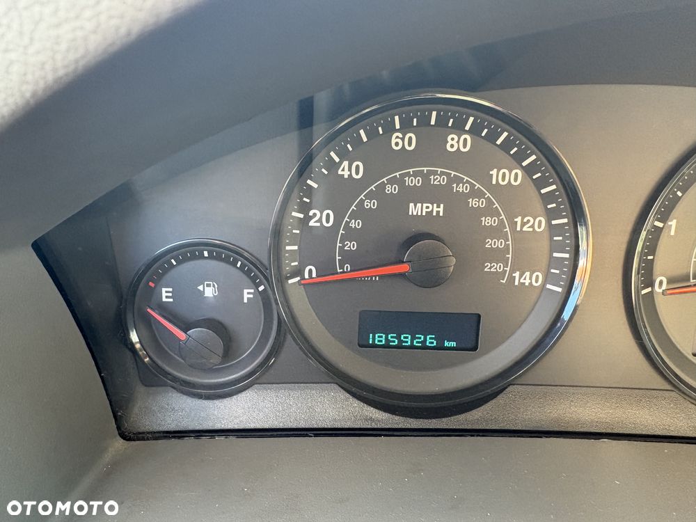 Jeep Grand Cherokee 3.7 V6 - 12