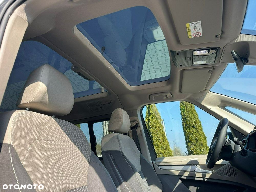 Volkswagen Multivan - 16