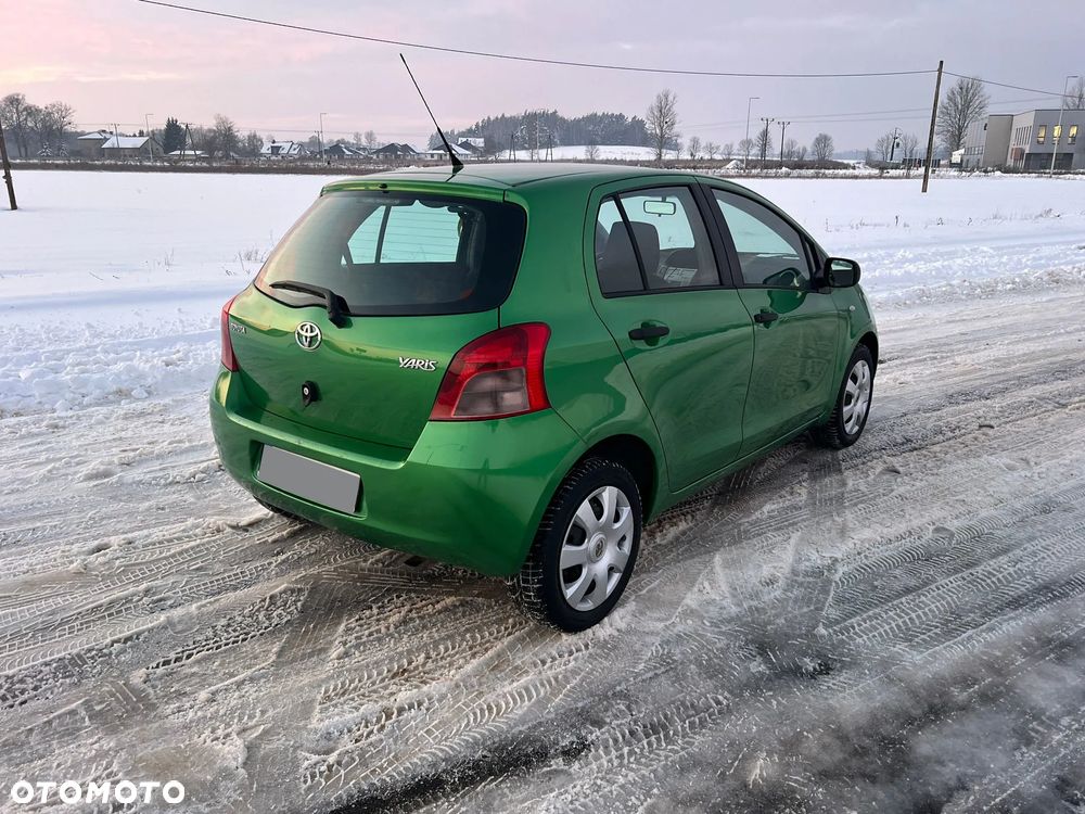 Toyota Yaris - 4