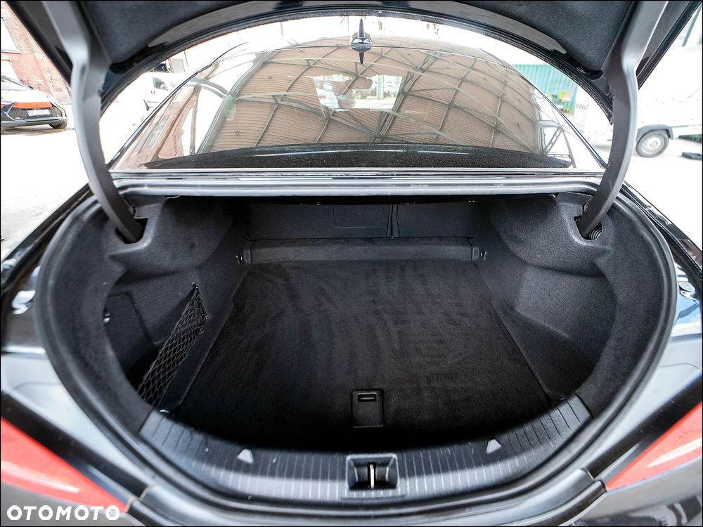 Mercedes-Benz CLA 180 7G-DCT Urban - 39