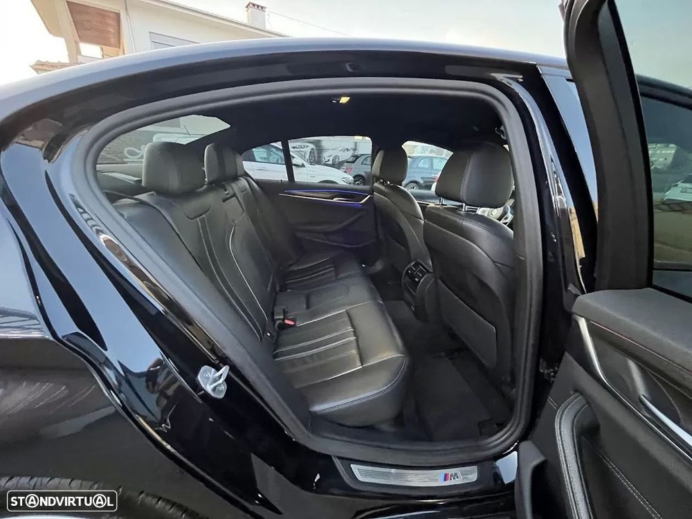 BMW 520 d Pack Desportivo M Auto - 32