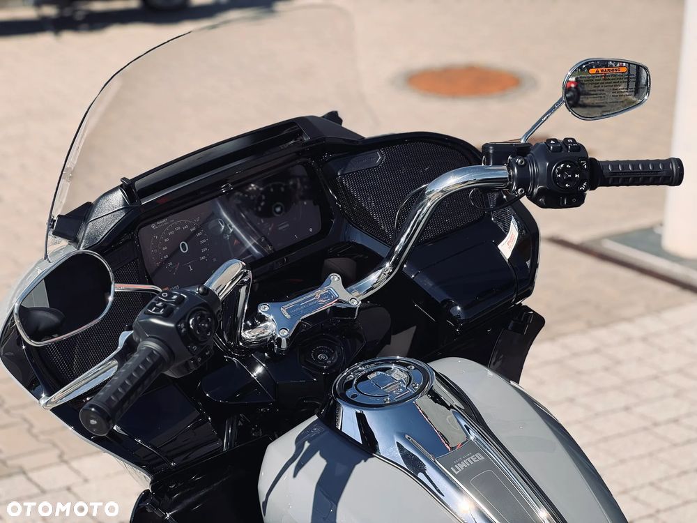 Harley-Davidson Touring Road Glide - 21