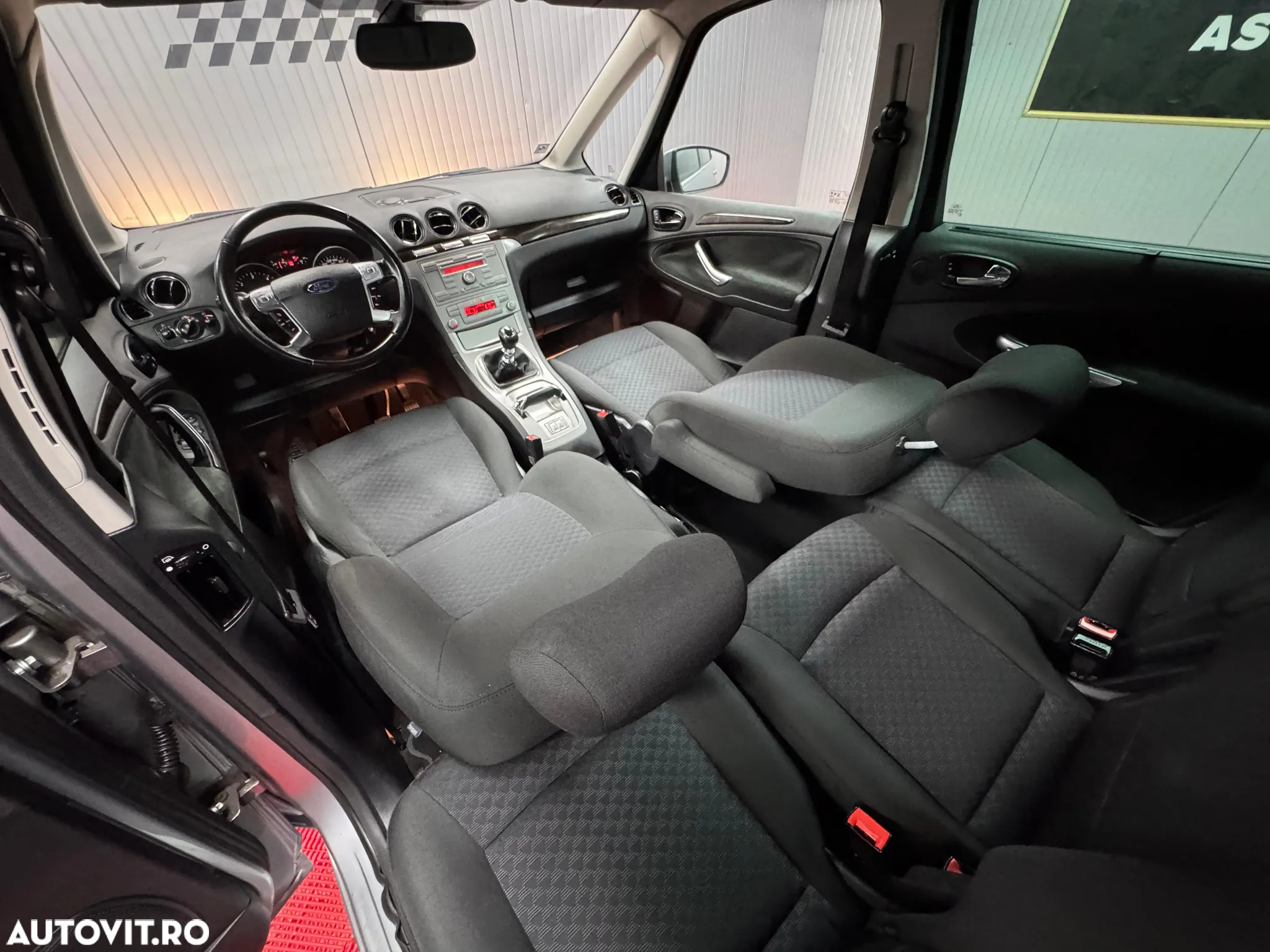 Ford Galaxy 2.0 TDCi Ghia - 13
