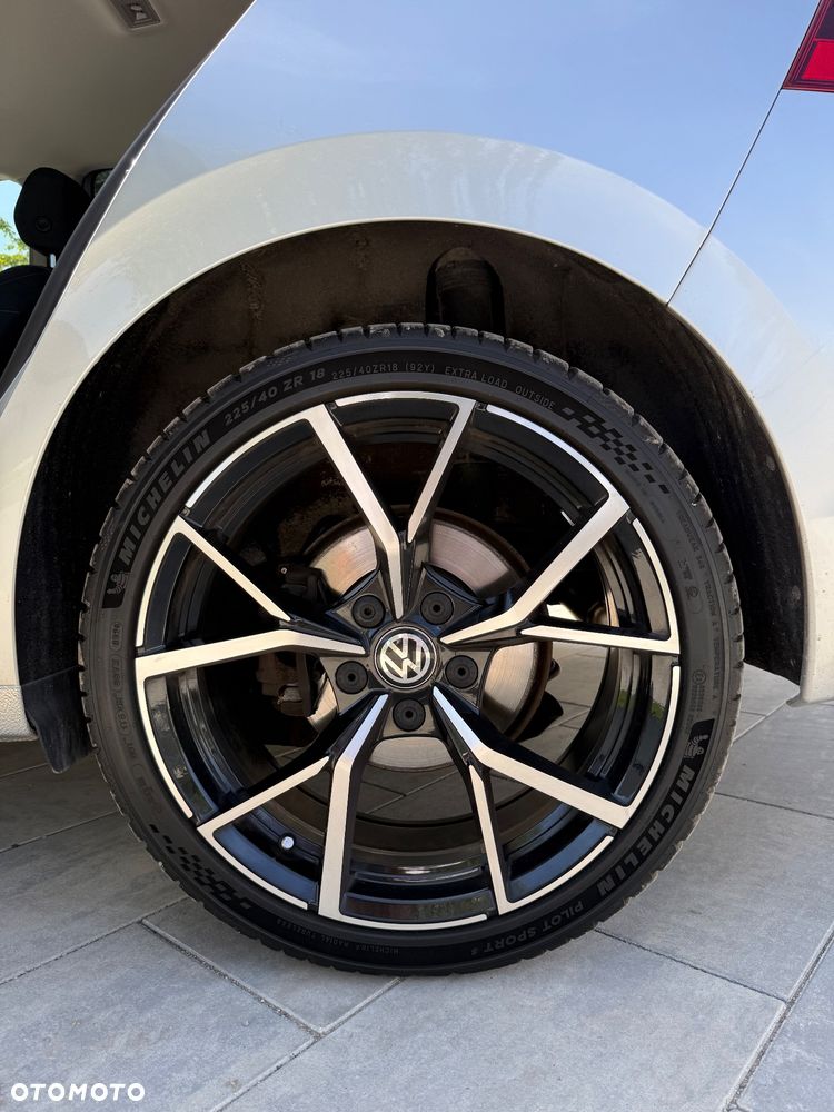 Volkswagen Golf 1.5 eTSI EVO Style DSG - 21