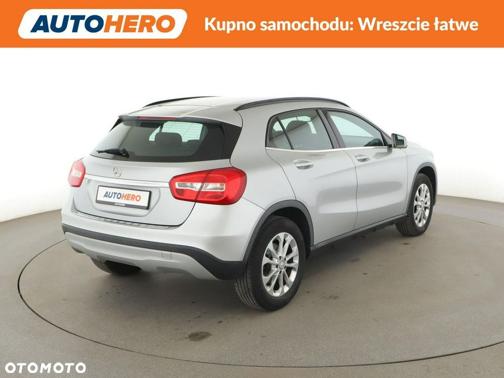 Mercedes-Benz GLA 200 7G-DCT - 8