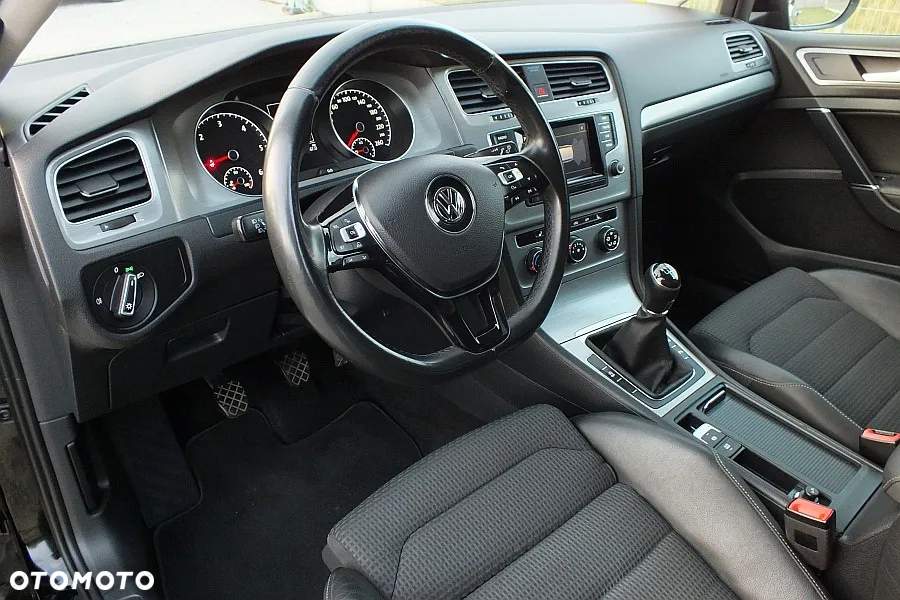 Volkswagen Golf - 12