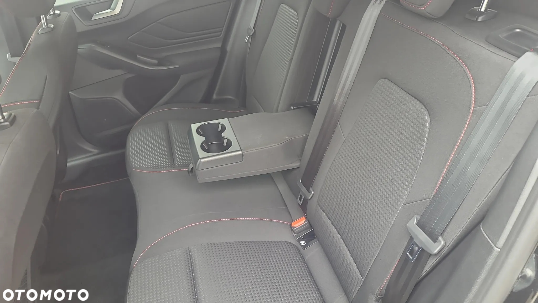 Ford Focus 1.0 EcoBoost mHEV ST-Line X - 31