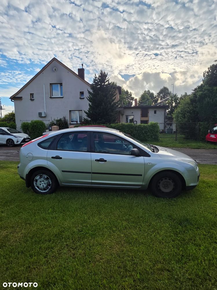 Ford Focus 1.6 TDCi Ambiente DPF - 4