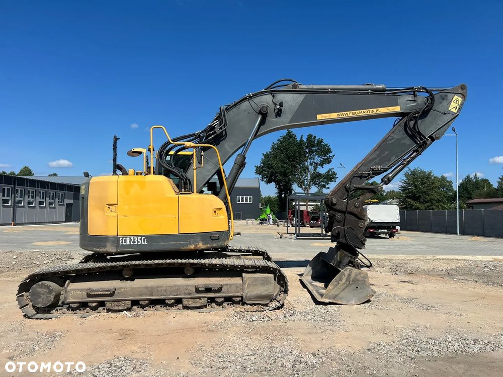 Volvo ECR235 - 17