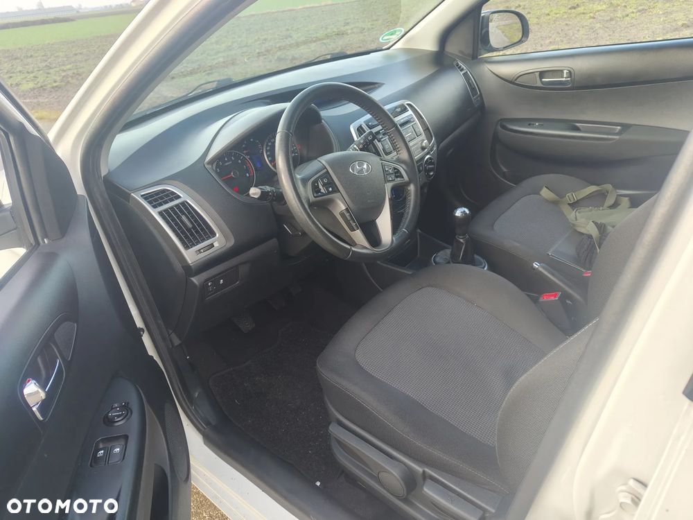Hyundai i20 1.25 Comfort - 10
