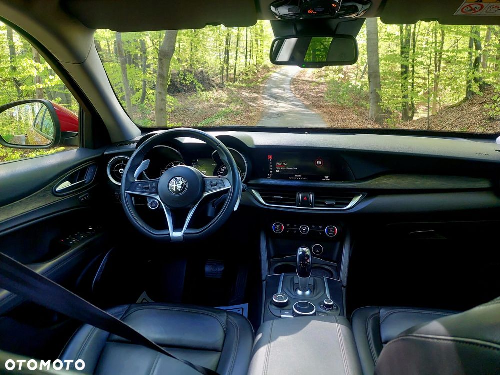 Alfa Romeo Stelvio 2.0 Turbo 16V AT8-Q4 Executive - 8