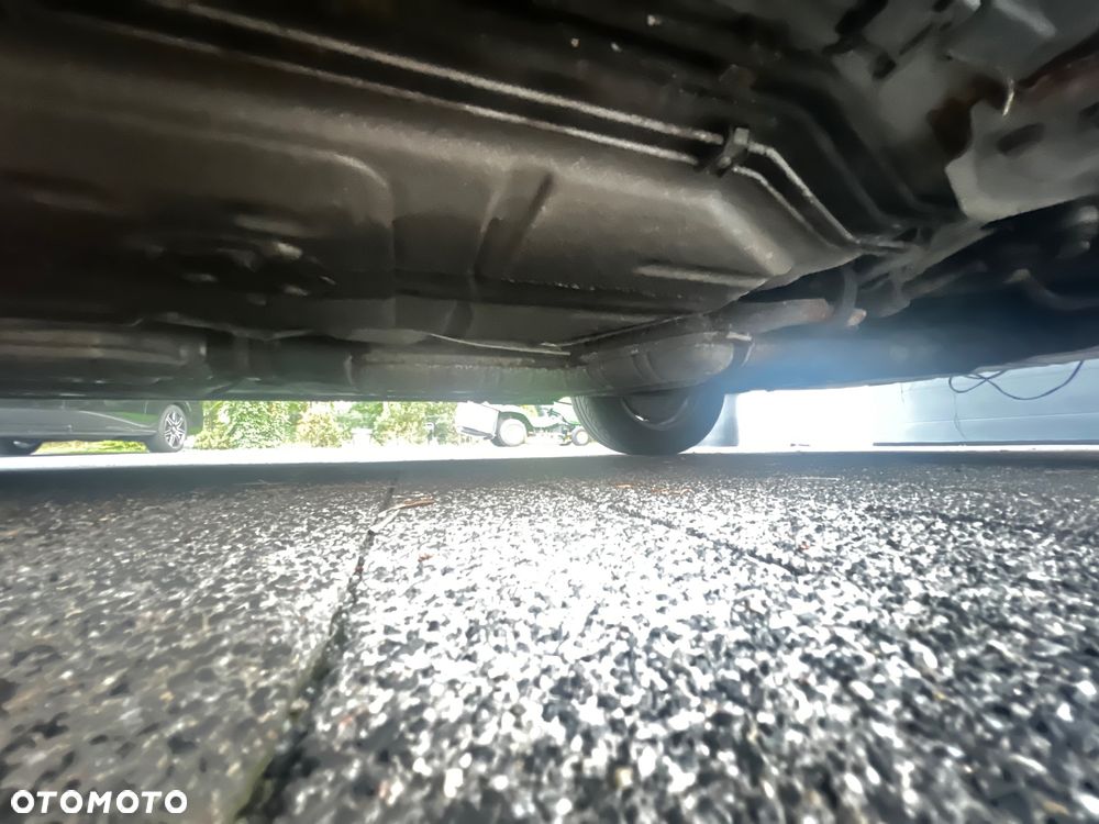 BMW Seria 7 740i V8 - 35