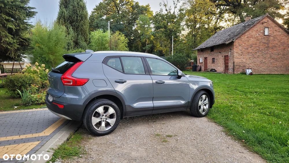Volvo XC 40 T3 Momentum Pro - 3