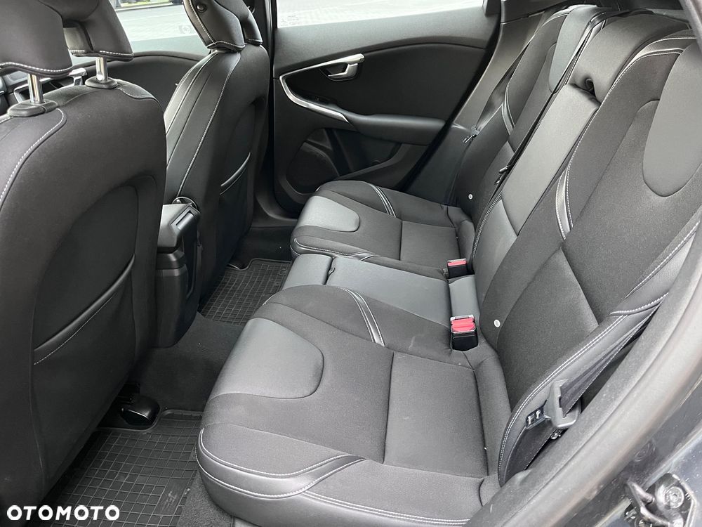 Volvo V40 D3 Momentum - 10