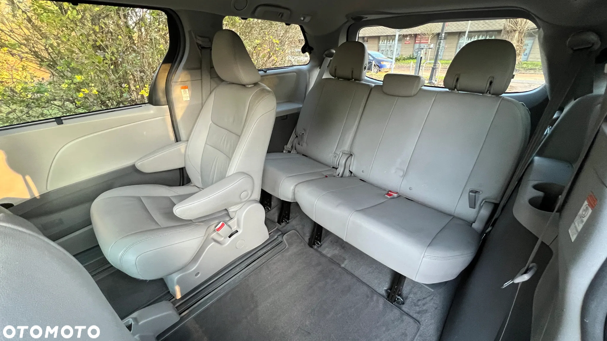 Toyota Sienna 3.5 V6 - 11