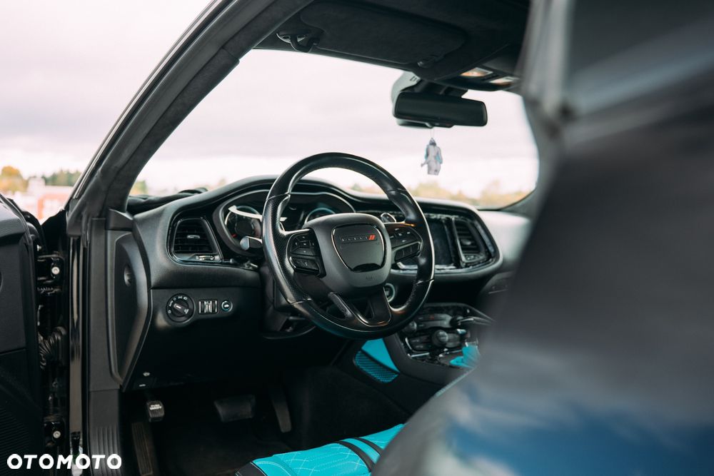 Dodge Challenger - 13