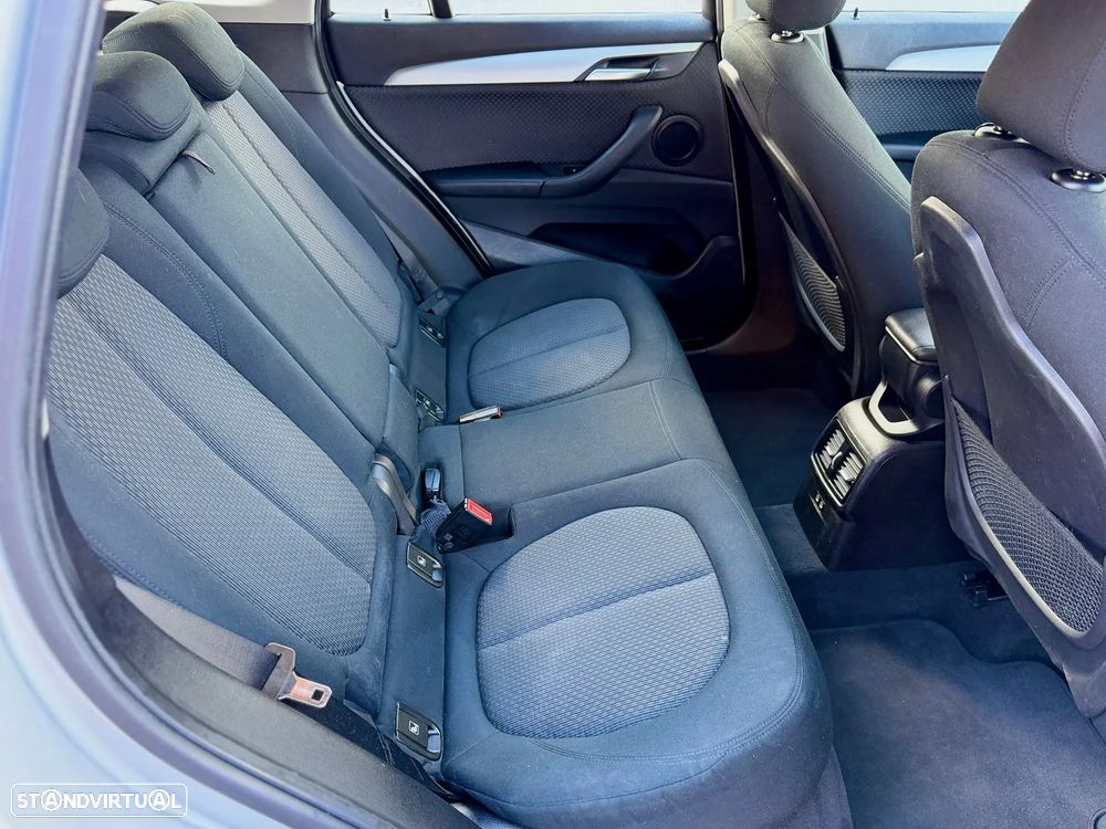 BMW X1 25 e xDrive Corporate Edition - 10