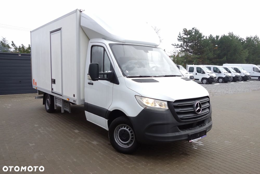 Mercedes-Benz Sprinter 3.0 CDI Automat 190 KM Kontener +Winda  750 kg. - 24