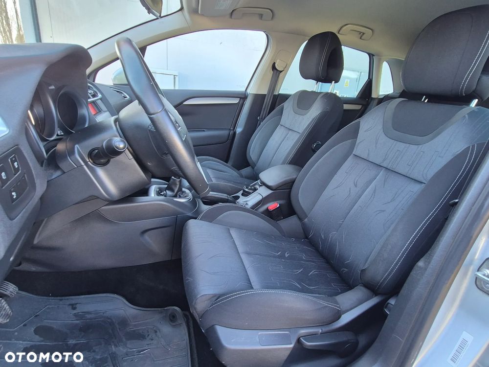 Citroën C4 VTi 120 Attraction - 23