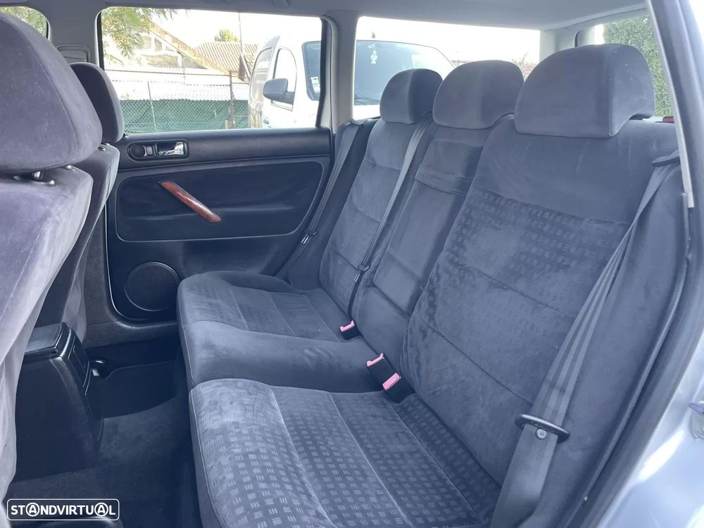 VW Passat Variant 1.9 TDi Confortline - 17