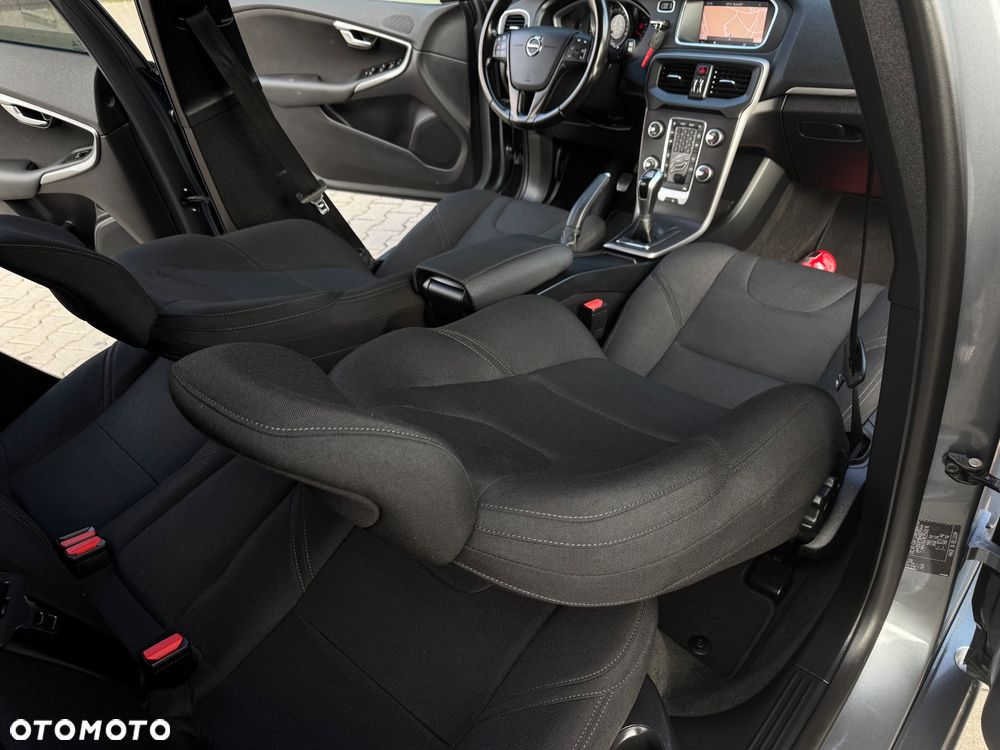 Volvo V40 D2 Summum - 24