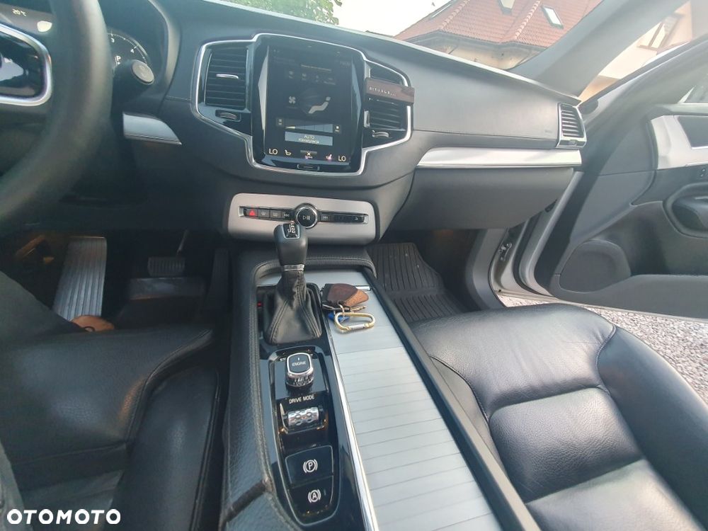 Volvo XC 90 D5 SCR AWD Inscription 7os - 32