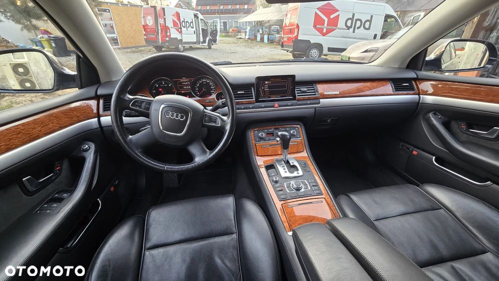 Audi A8 - 4