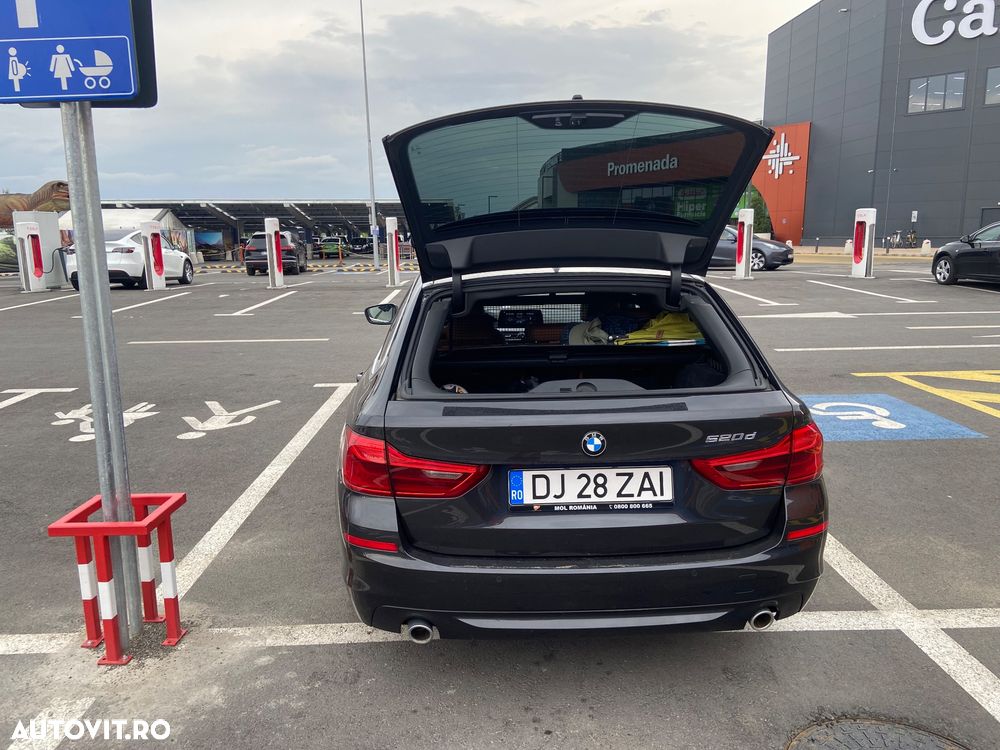 BMW Seria 5 520d AT - 2