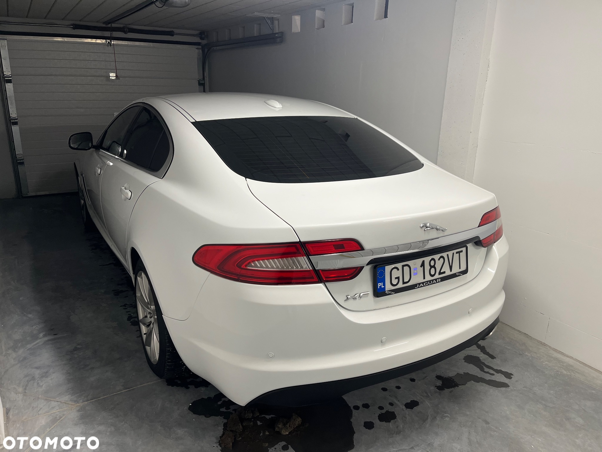 Jaguar XF 2.2 D Luxury - 13