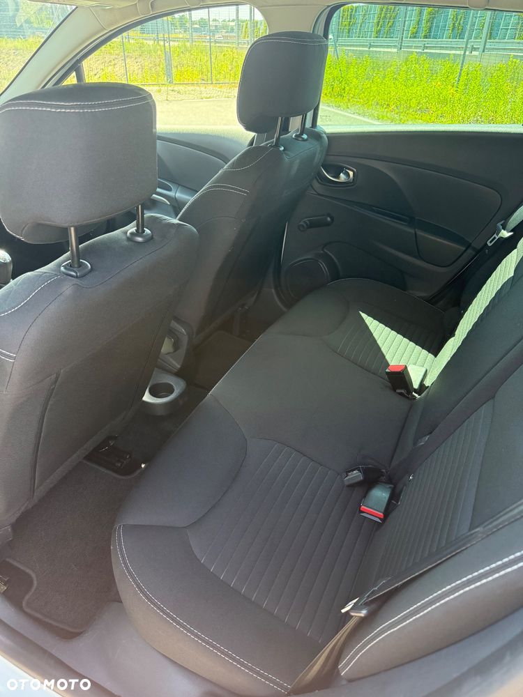 Renault Clio 1.2 16V 75 LIMITED - 12