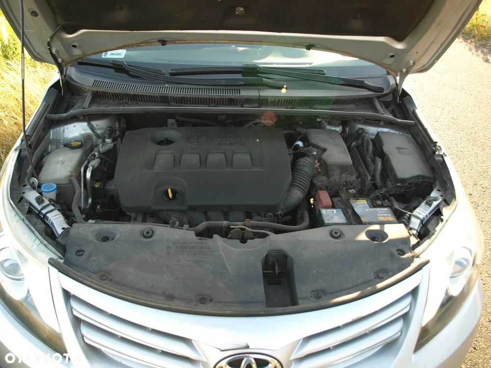 Toyota Avensis - 18