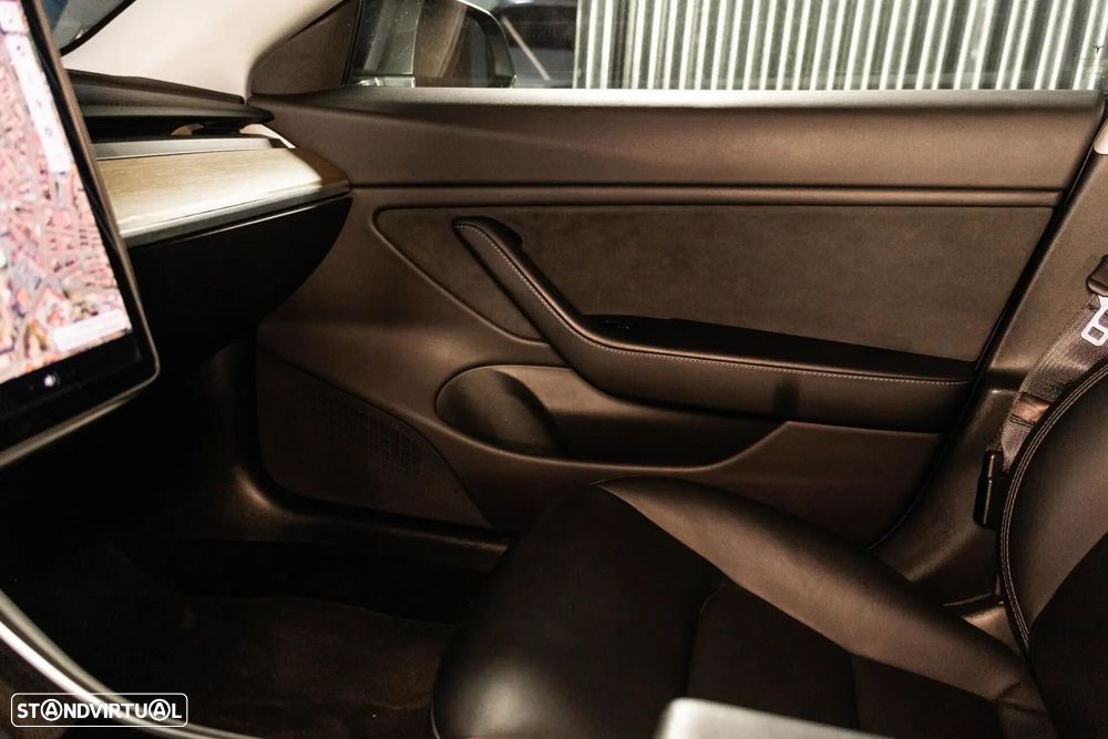 Tesla Model 3 Performance Dual Motor AWD - 29