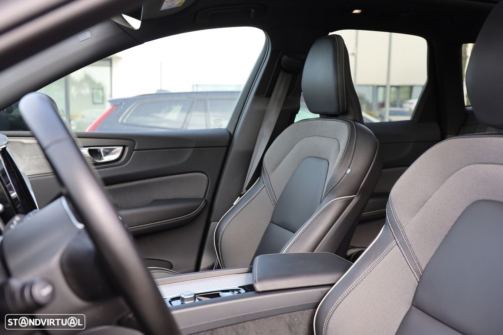 Volvo XC 60 2.0 T6 PHEV Ultra Dark - 10