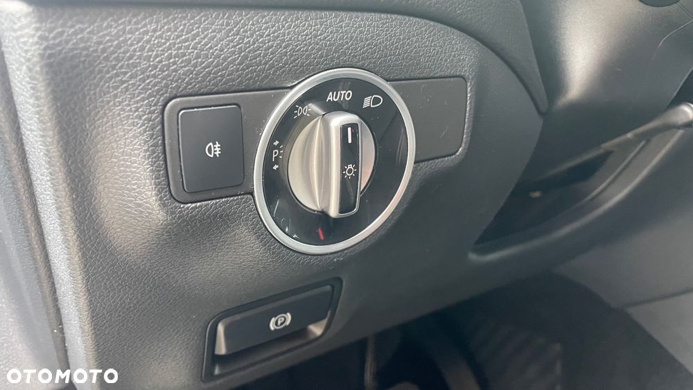 Mercedes-Benz CLA 180 7G-DCT AMG Line - 13