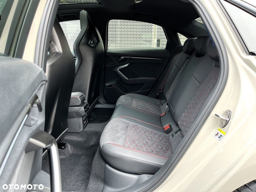 Audi RS3 Limousine - 32