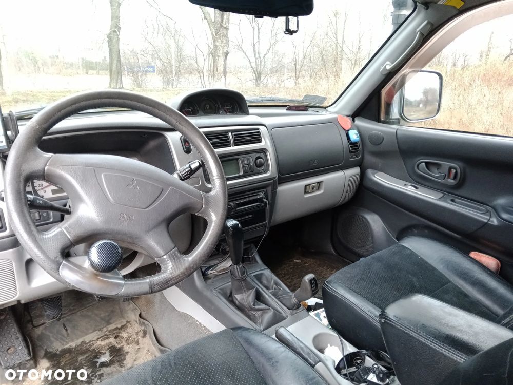 Mitsubishi Pajero Sport - 9