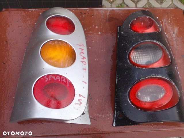 lampa tył tylna nakładka oprawka żarówki smart  Posiadam prawie wszystkie części do tego modelu - 8